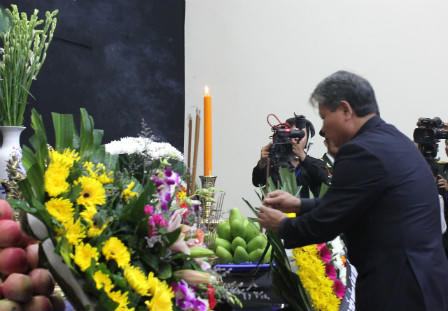 Bộ trưởng Hà Hùng Cường dẫn đầu Đoàn Bộ Tư pháp viếng Đại tướng